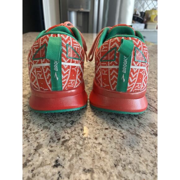 New Men's Brooks Levitate 5 Running Shoes Size 9 Run Merry Christmas - Picture 3 of 9